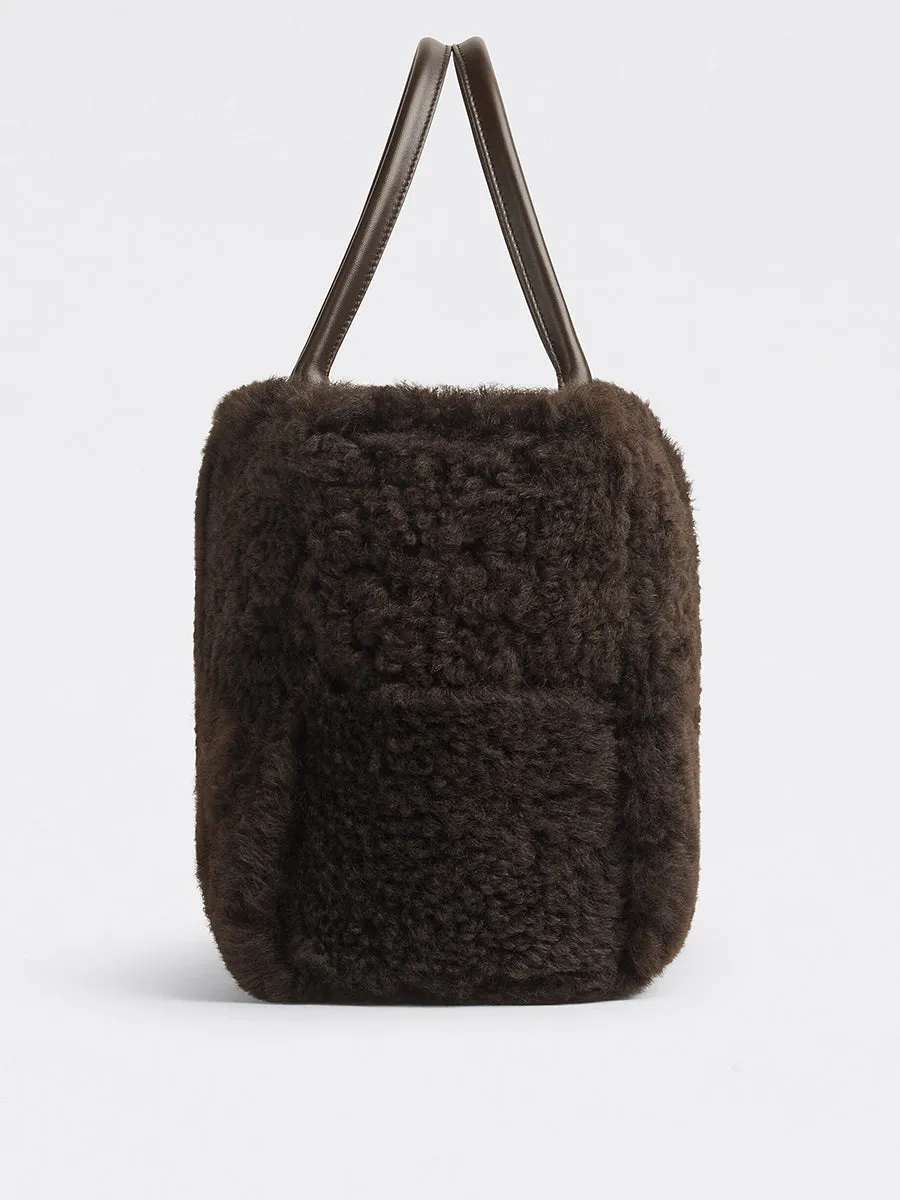 Arco Tote Bag in Fondant Shearling