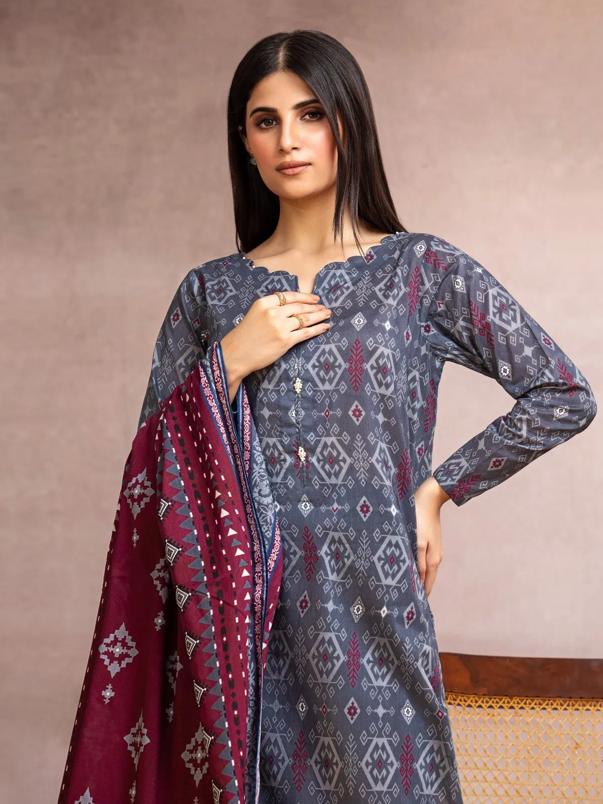 edenrobe Allure Printed Khaddar Unstitched 3Pc Suit EWU23A3-27155-3P