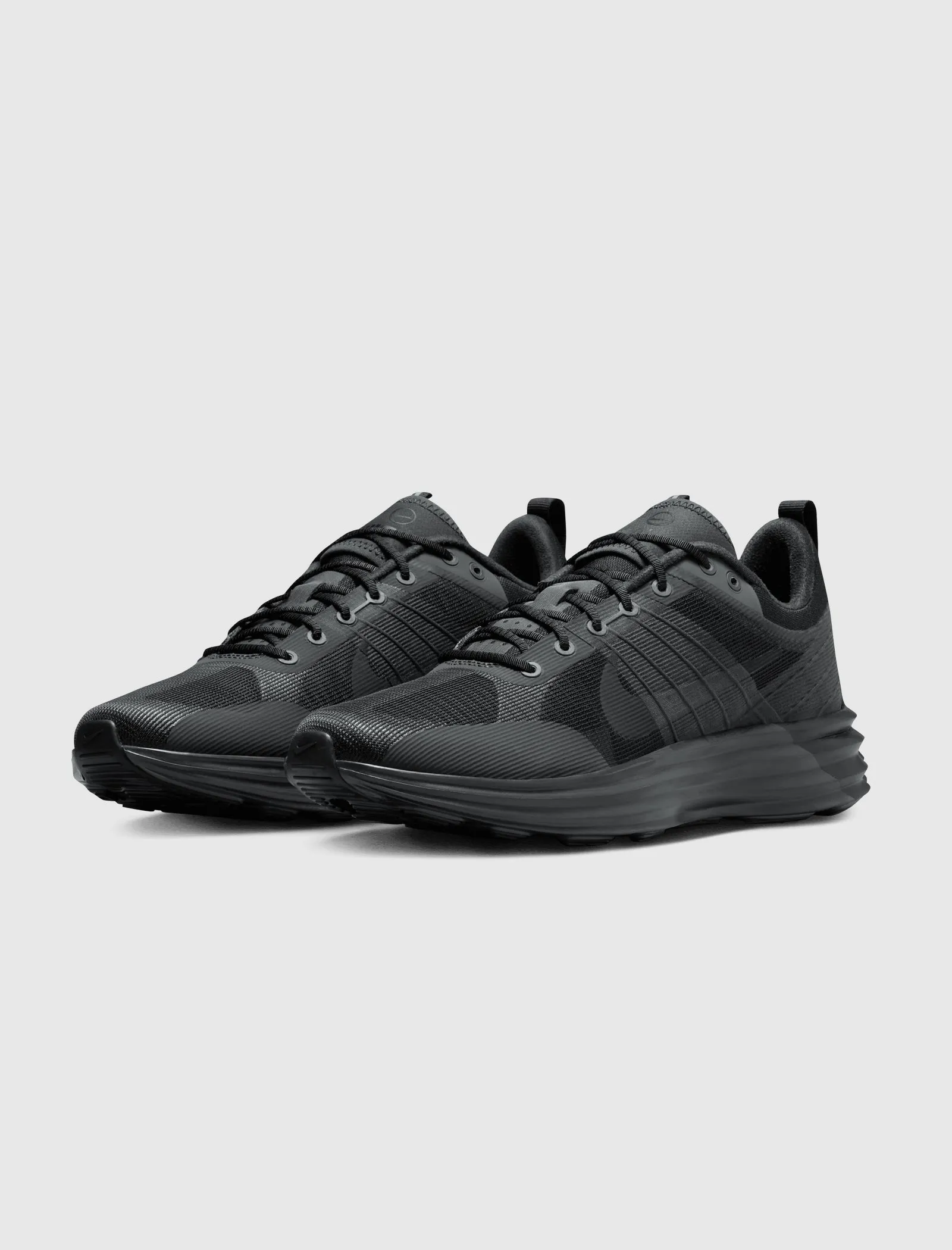 LUNAR ROAM DARK SMOKE GREY