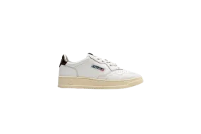 SNEAKERS AUTRY MEDALIST LOW IN PELLE BIANCA E MARRONE DONNA