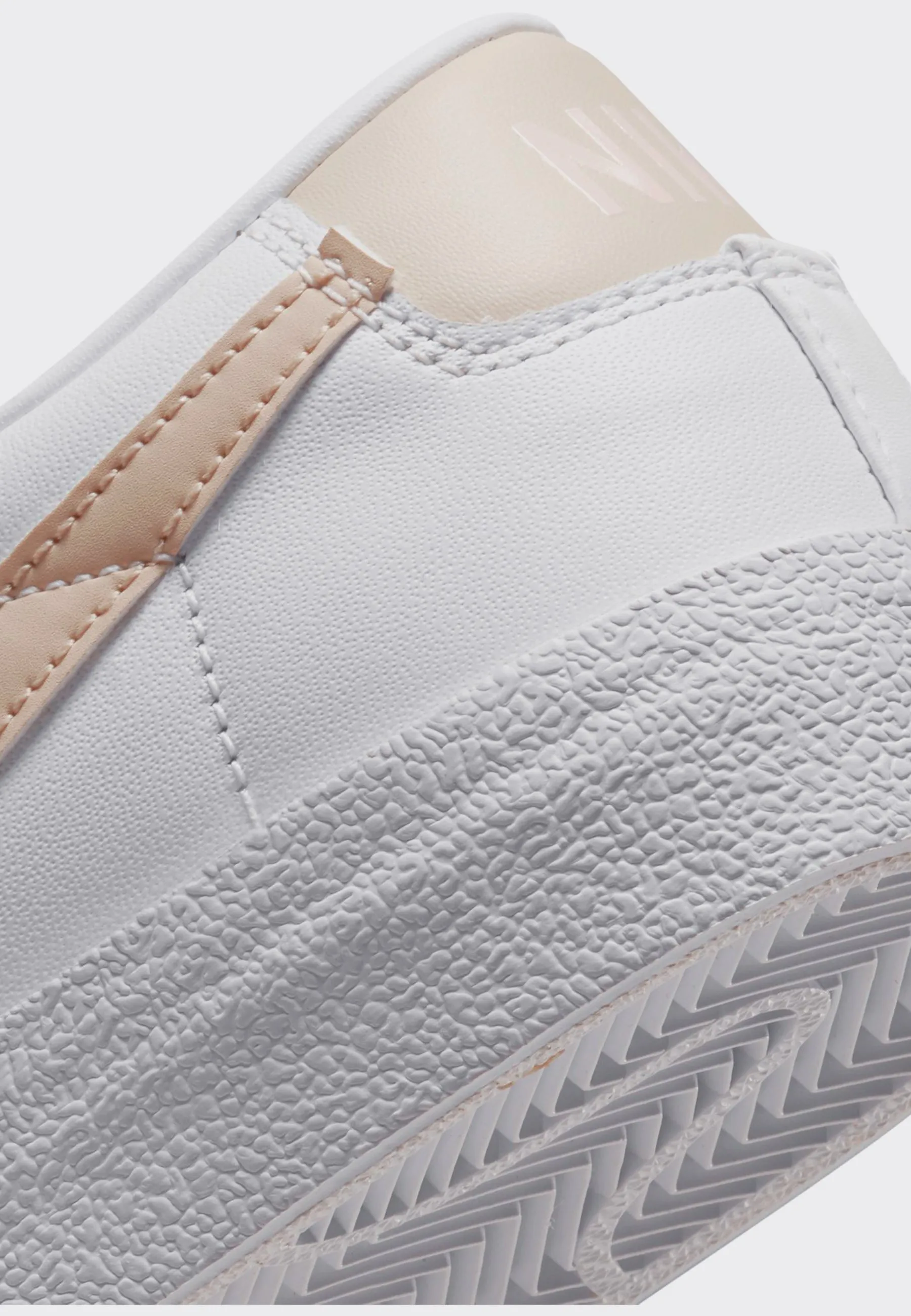 Womens Blazer Low '77 - white/rattan pale coral/black